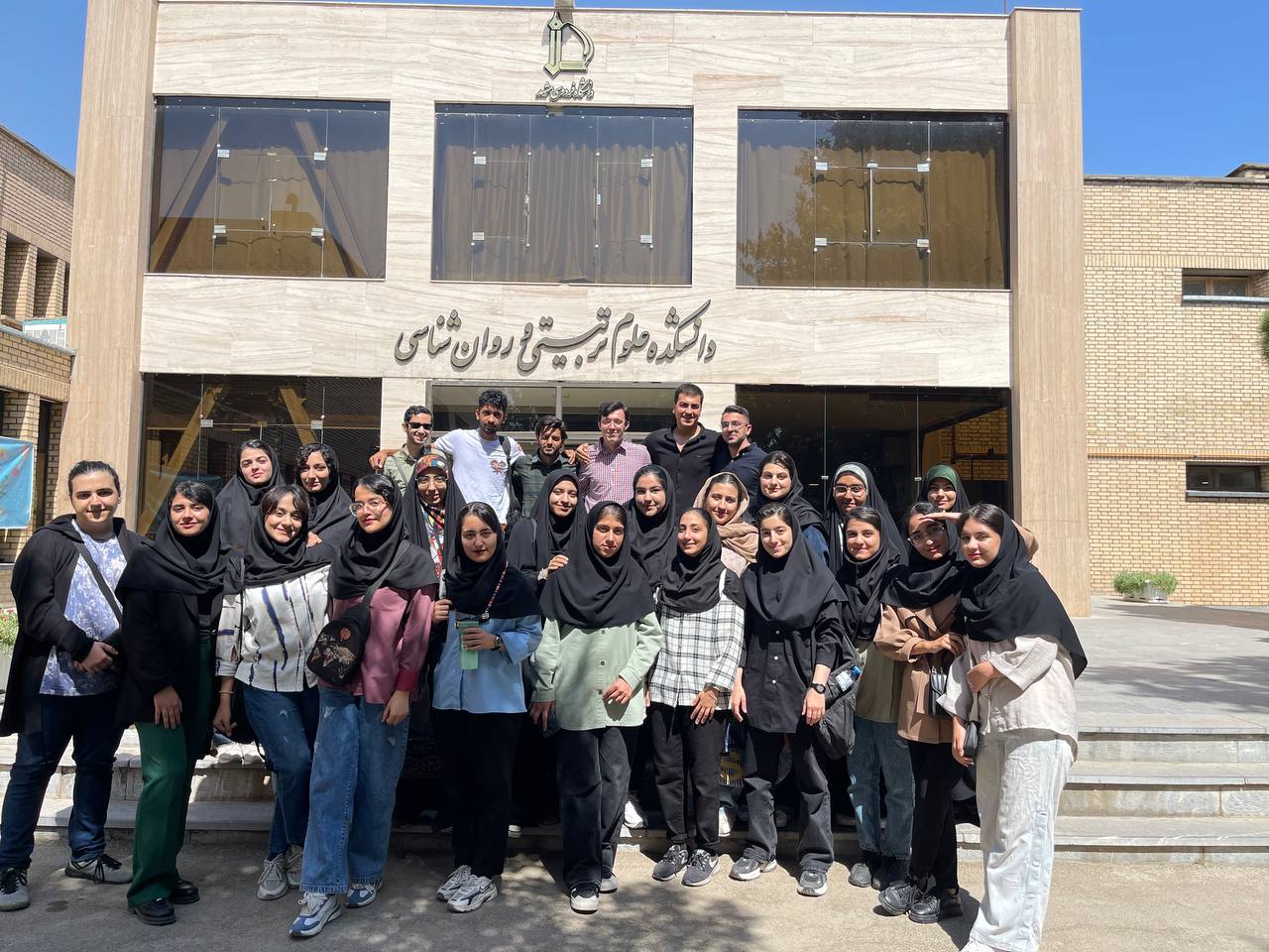 به قول دوستم شما با همین حجم پسر اینقدر دراما دارید؟