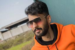 Amir moghaddam Artist