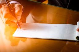 هر آنچه باید در رابطه با چک سفید امضاء بدانید: