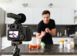 ۷ کاری که یک یوتیوبر موفق هر هفته باید انجام بده