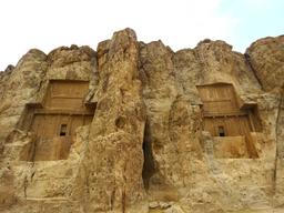 سفرنامه، بخش ششم، نقش رستم