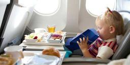 پیشنهادات عالی برای سهولت سفر هوایی با کودک