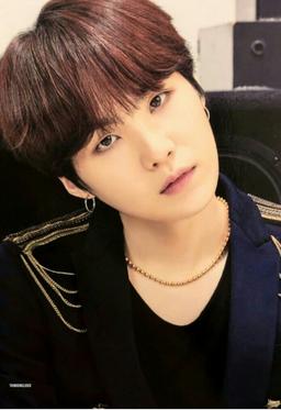 آشنایی با گروه بی تی اس :)