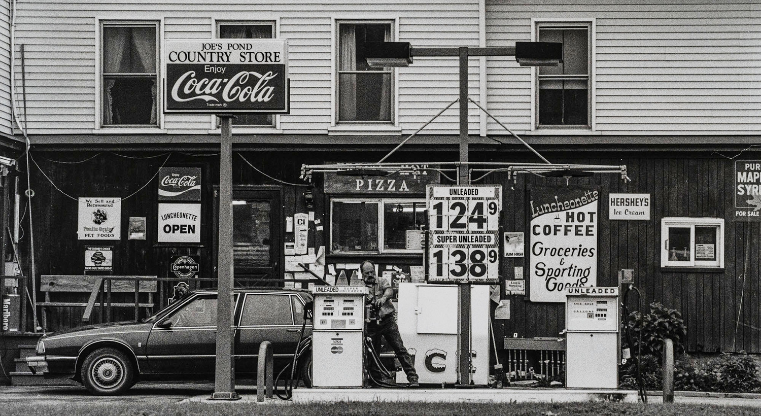 یک عکس مسافرتی اولیه ، روی فیلم سیاه و سفید HP5 و روی یک مکانیکی دستی نیکون فیلمبرداری شده است. همه چیز یک تصمیم خلاقانه است که توسط من کنترل می شود. هنگامی که دیافراگم و سرعت شاتر خود را تنظیم کردم و متمرکز شدم ، دوربین فقط ابزاری برای ضبط آنچه می بینم و انجام می دهم است. اینگونه باید باشد.