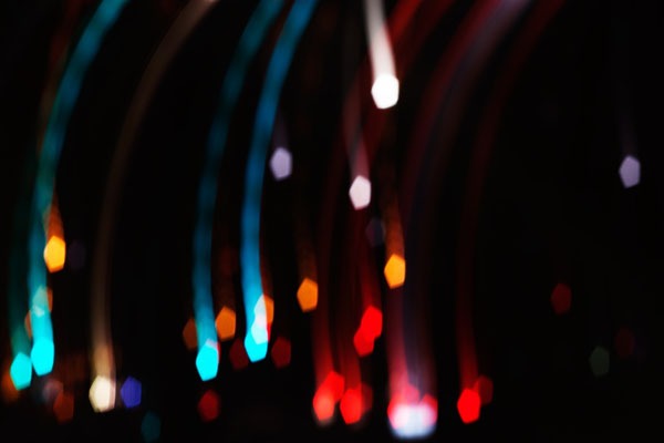 این عکس در f/8 در مدت ۱/۴ ثانیه گرفته شده است. من لنز را فوکوس نکردم تا یک حالت نرم در عکس نهایی ایجاد کنم.