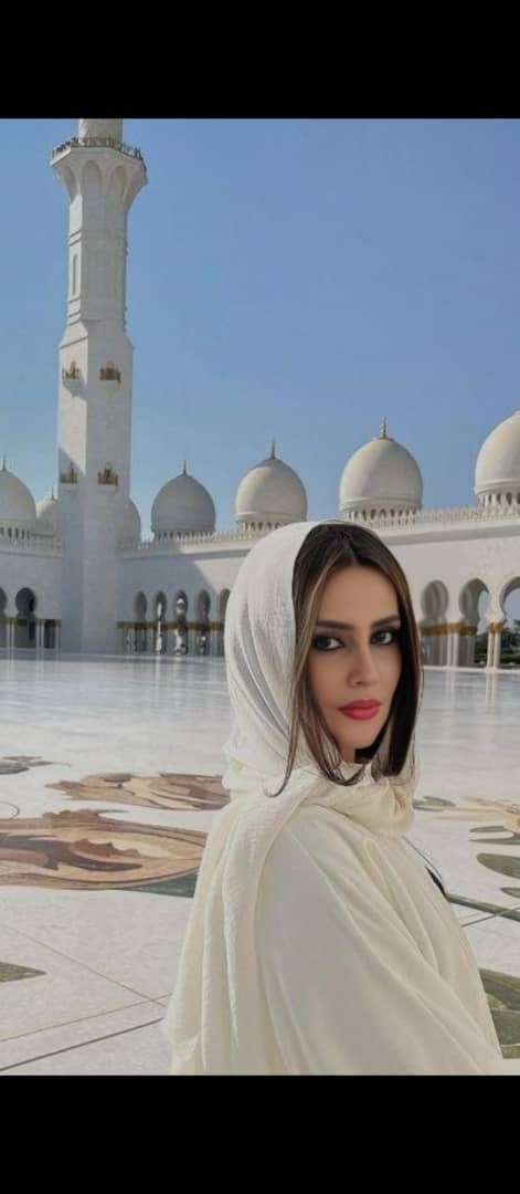 بانو نیکراز