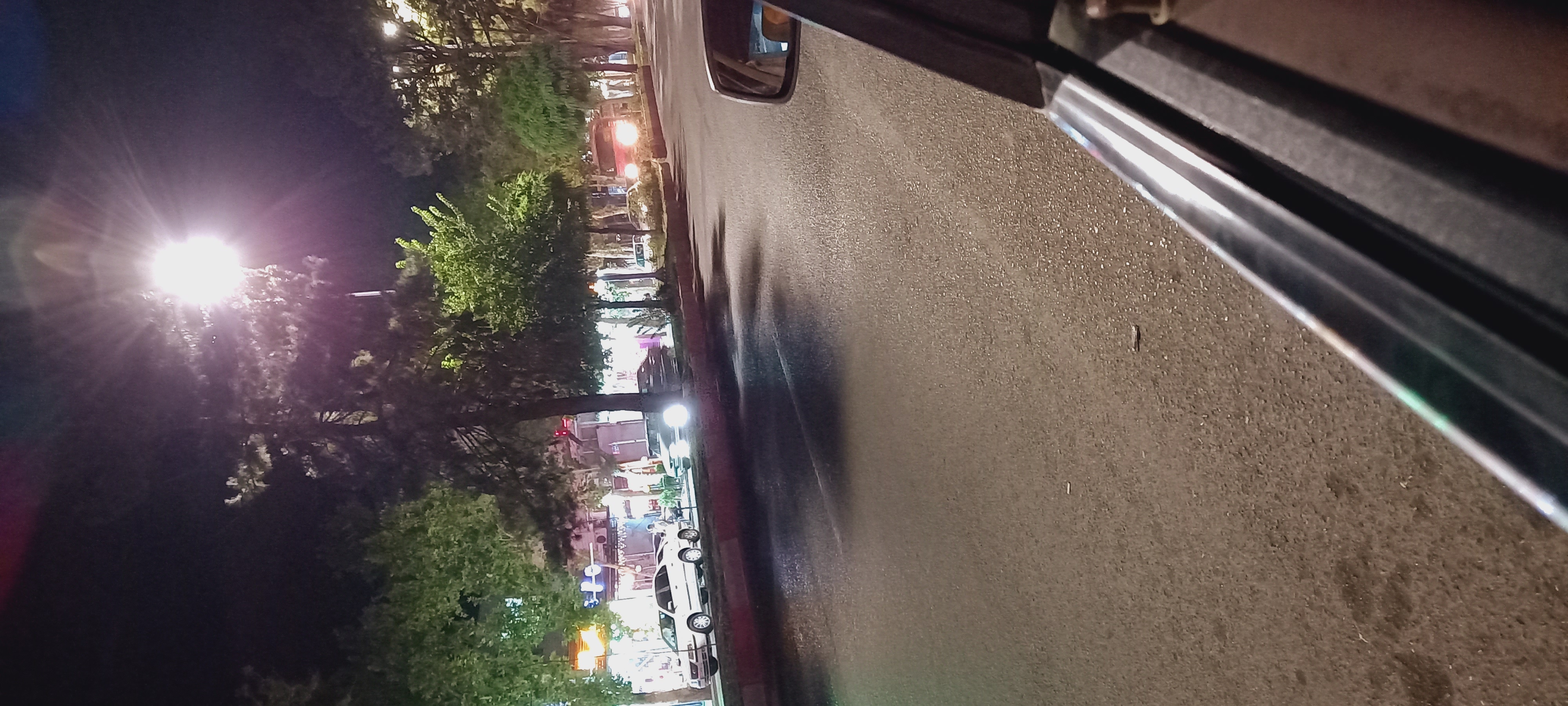 کلا شبا شهرو دوس دارم خیلی..