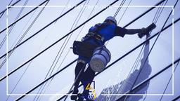 نماشویی شیشه و شستشوی پنجره های نما - ارتفاع کاران ارزنده