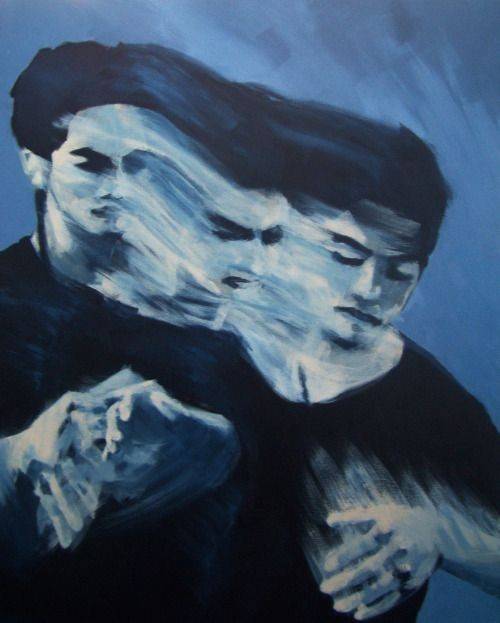 حدود صد تا رُخ دارم، نمیدونم کدومش ام.《یاس》