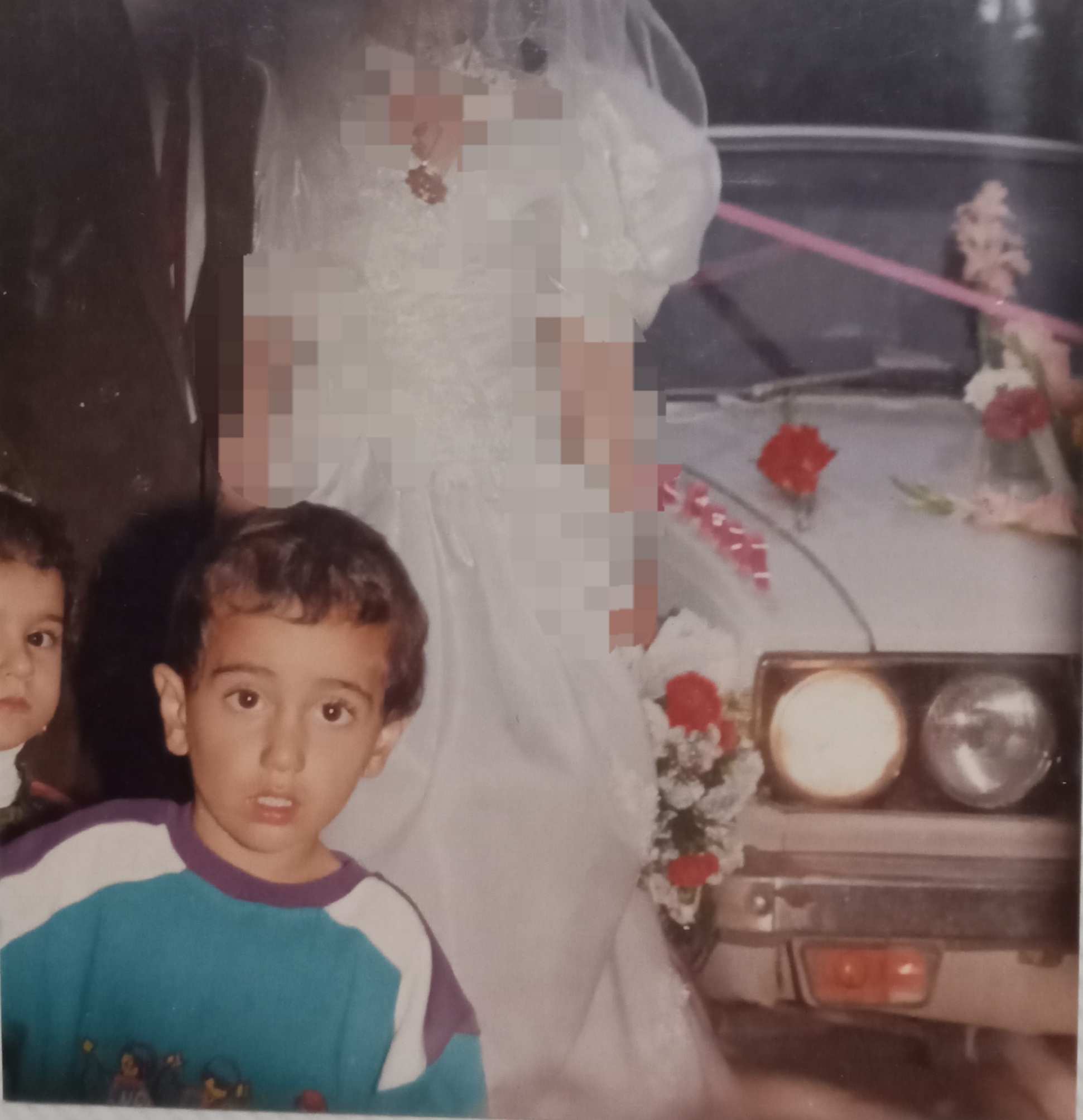 البته این ماشین تو عکس ما پیکان نیست