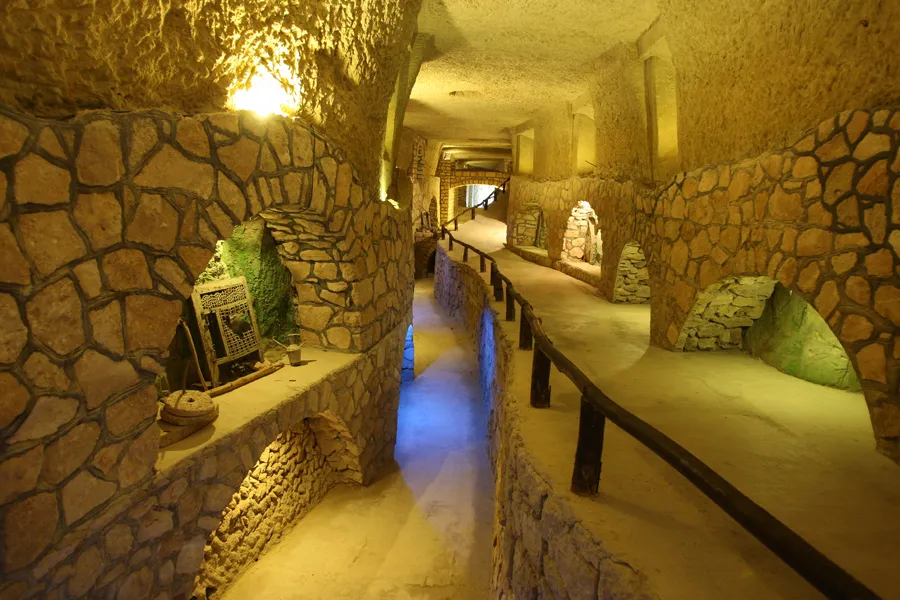 شهر زیرزمینی کاریز