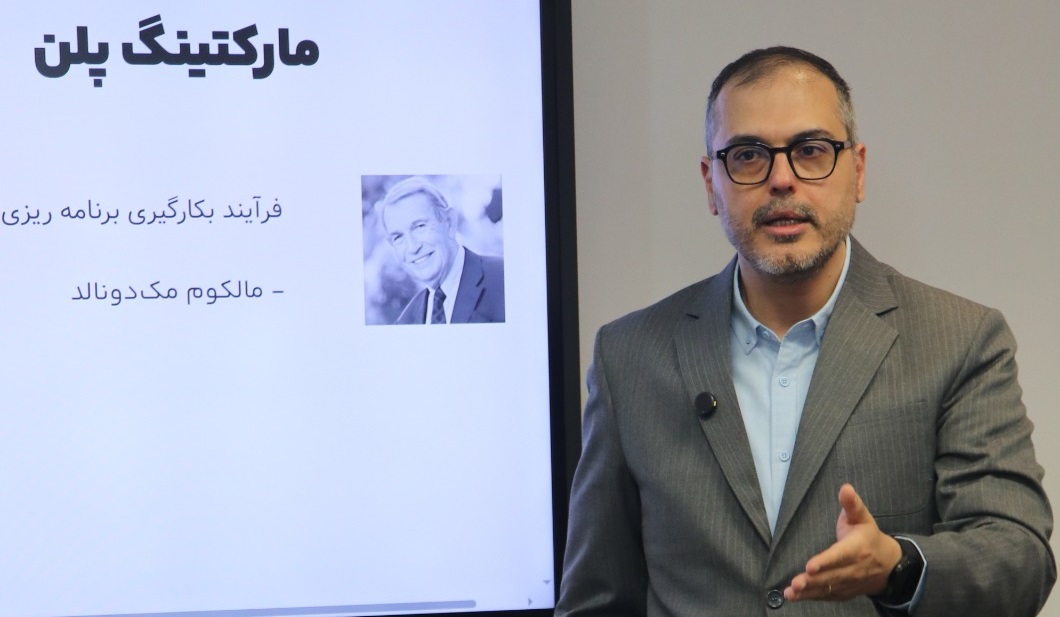 از رشد فروش تا تقویت برند: چرا استخدام مشاور بازاریابی برای شرکت‌های B2B و B2C حیاتی است؟