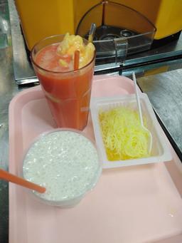 بهترین آبمیوه بستنی شهرری جنوب تهران آبمیوه بستنی صادقی ارسال سفارش با پیک ۰۹۰۱۴۴۵۱۴۳۷