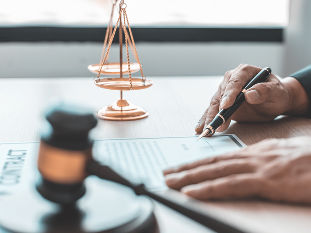 مقایسه سطح سختی سوالات آزمون وکالت و کنکور ارشد حقوق برای درس حقوق مدنی