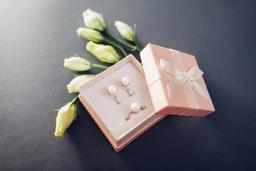 چگونه یک کادوی میخ کوب کننده برای خانم‌ها بخریم؟