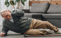 راه های پیشگیری از زمین خوردن ناگهانی سالمندان