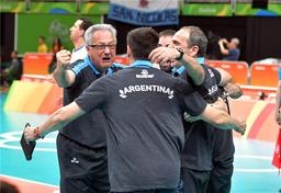 خولیو ولاسکو یک قدم تا بازگشت به والیبال ایران