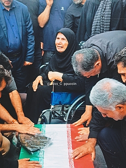 این عکس قصه‌ی مادر است