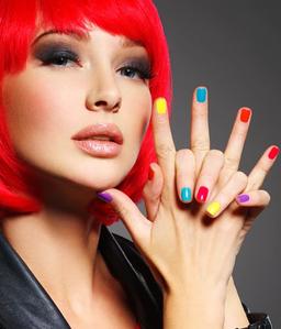 معجزه زیبایی با استفاده از لاک ناخن