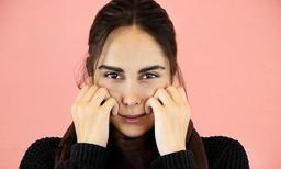 شایع‌ ترین مشکلات پوستی در پاییز و زمستان و روش‌ های پیشگیری تخصصی