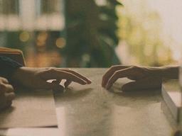 غریبه‌ی آشنا ¹