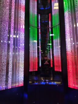 ماجرایِ یک «آدمکِ» وارونه (بخوانید: کُمُدا)