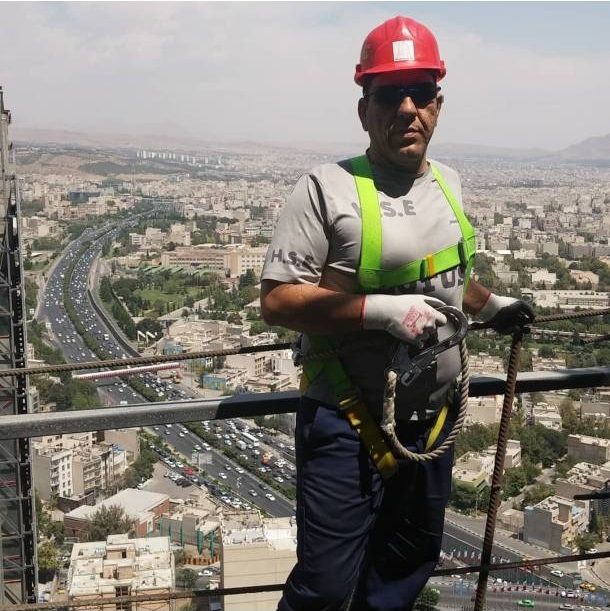 ایمنی کار در ارتفاع برج باران