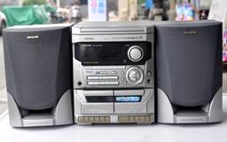 ۱۷ سال قبل، اولین کسب و کارمان