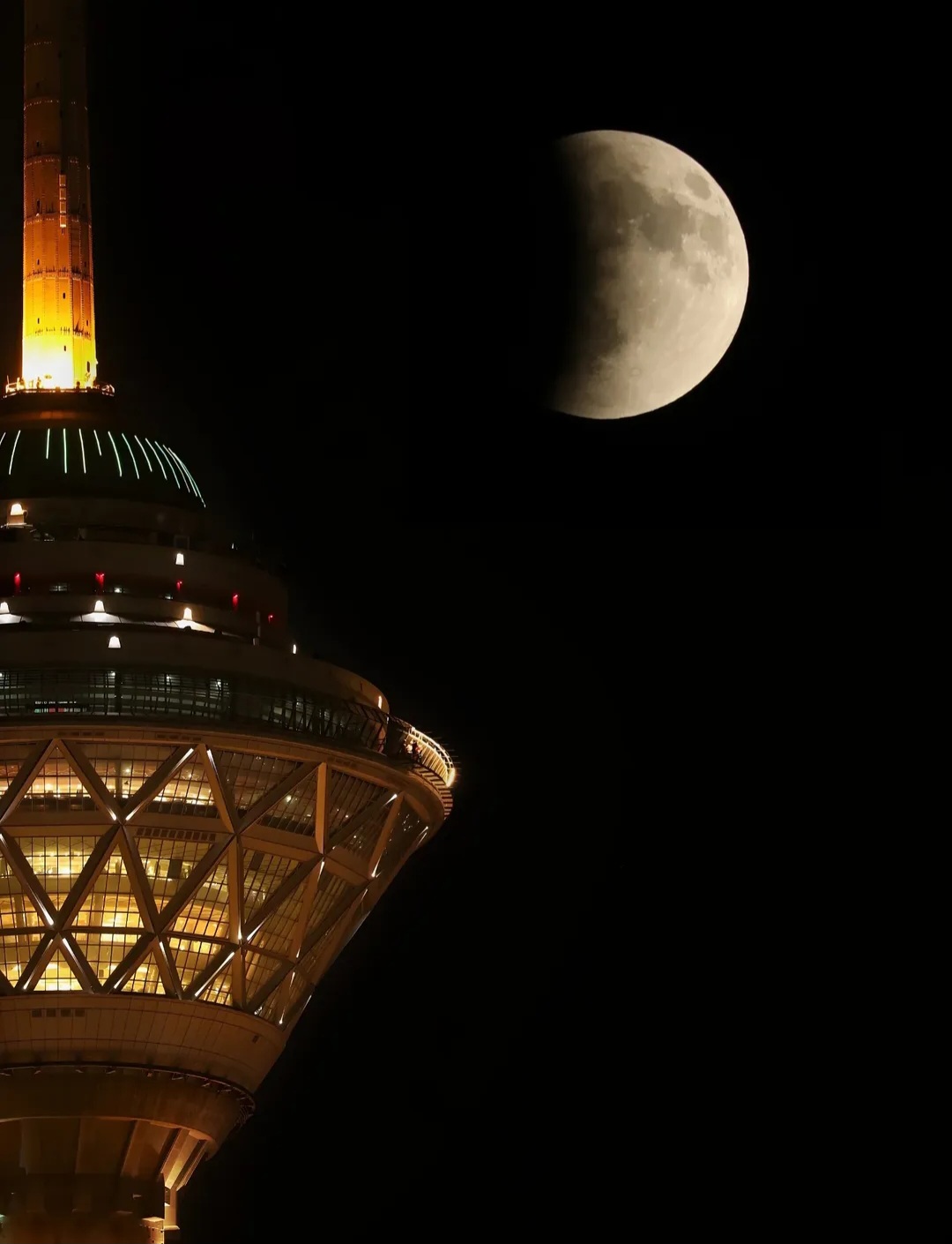 ماه گرفتگی ۱۶ شهریور