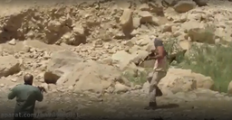 کدام سلاح در دست شماست و با آن چه می‌کنید؟