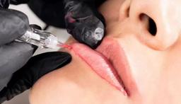 پاک کردن تاتو خط لب با لیزر: مزایا و راهنمایی