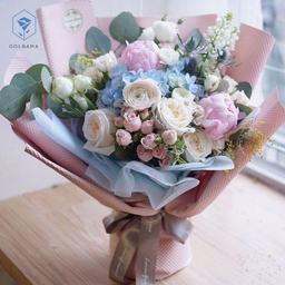 دسته گل: مجموعه‌ای از گل‌های رنگارنگ مطابق سلیقه شما