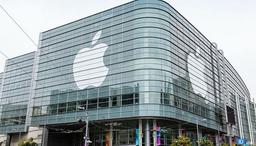 اپل به عنوان اولین شرکت 1.5 تریلیون دلاری آمریکا معرفی شد