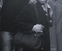 نگاهم ابری، تنم زخمی، دلم خونه