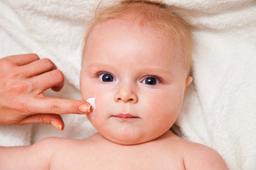 ضدآفتاب نوزاد؛ باید و نباید استفاده از ضدآفتاب برای نوزاد و کودکان