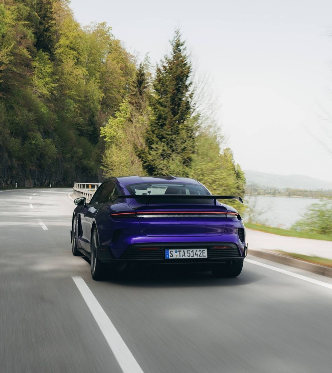 ماشین آیندم که اسمشم بلد نیستم🙂‍↔️