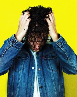 آیا تو جمع شون مثل یه احمق بودم؟