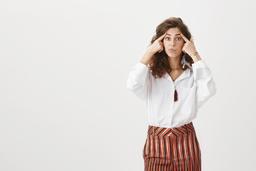 دلایلی که باعث ریزش ابرو می شوند و راه درمان آن