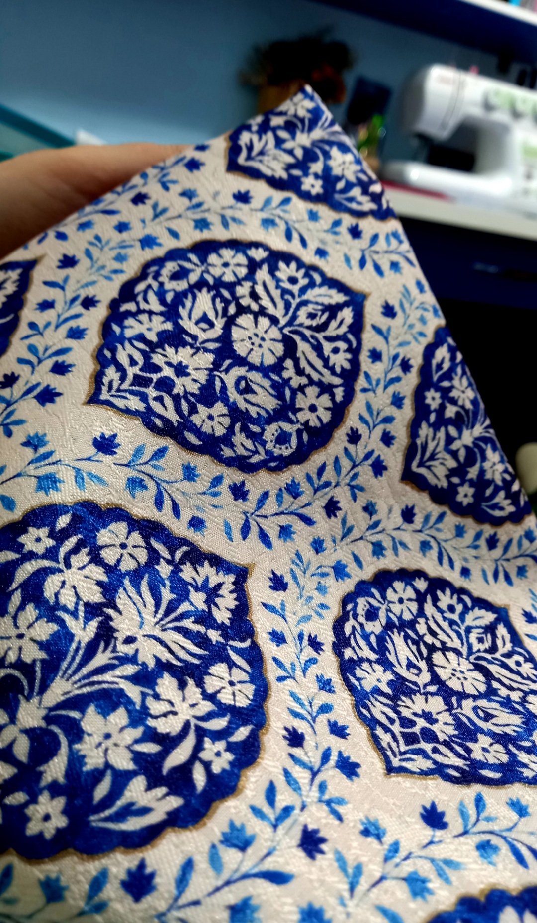 پیش به سوی خیاطی و سر و سامون دادن به پارچه های اگوری پگوری✂️