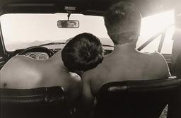 پوست‌مان از شدت تابش آفتاب سوخته بود. (I)