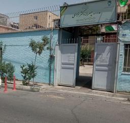 حواشی تغییر نام یک مدرسه قدیمی در ازای هزینه بازسازی ۱.۵ میلیاردی