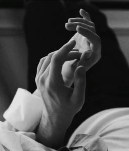 و گهگاه حالم، پریشان‌ترین است . . .