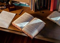 آموزش ترجمه به زبان فارسی +‌ معرفی کتاب ترجمه‌کاوی