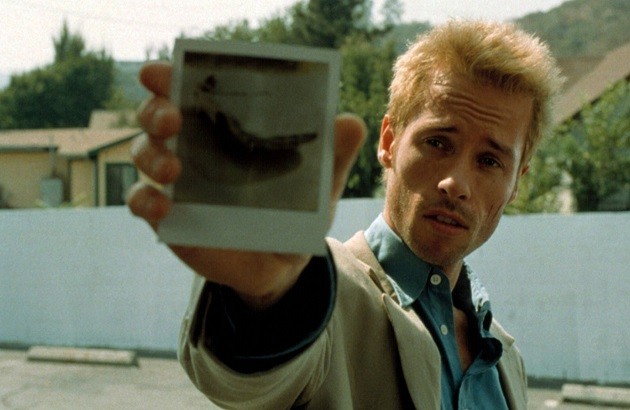 نمایی از فیلم «ممنتو»