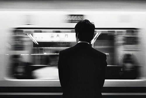 پیش سخن سعدی، هر کلمه بیادبی است.