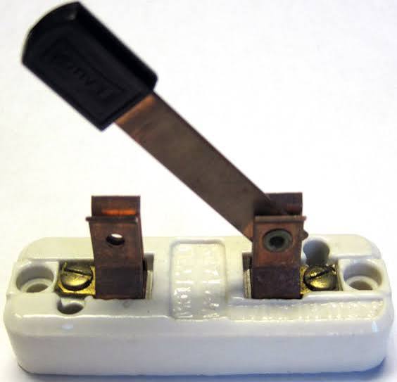 کلید قطع و وصل برق