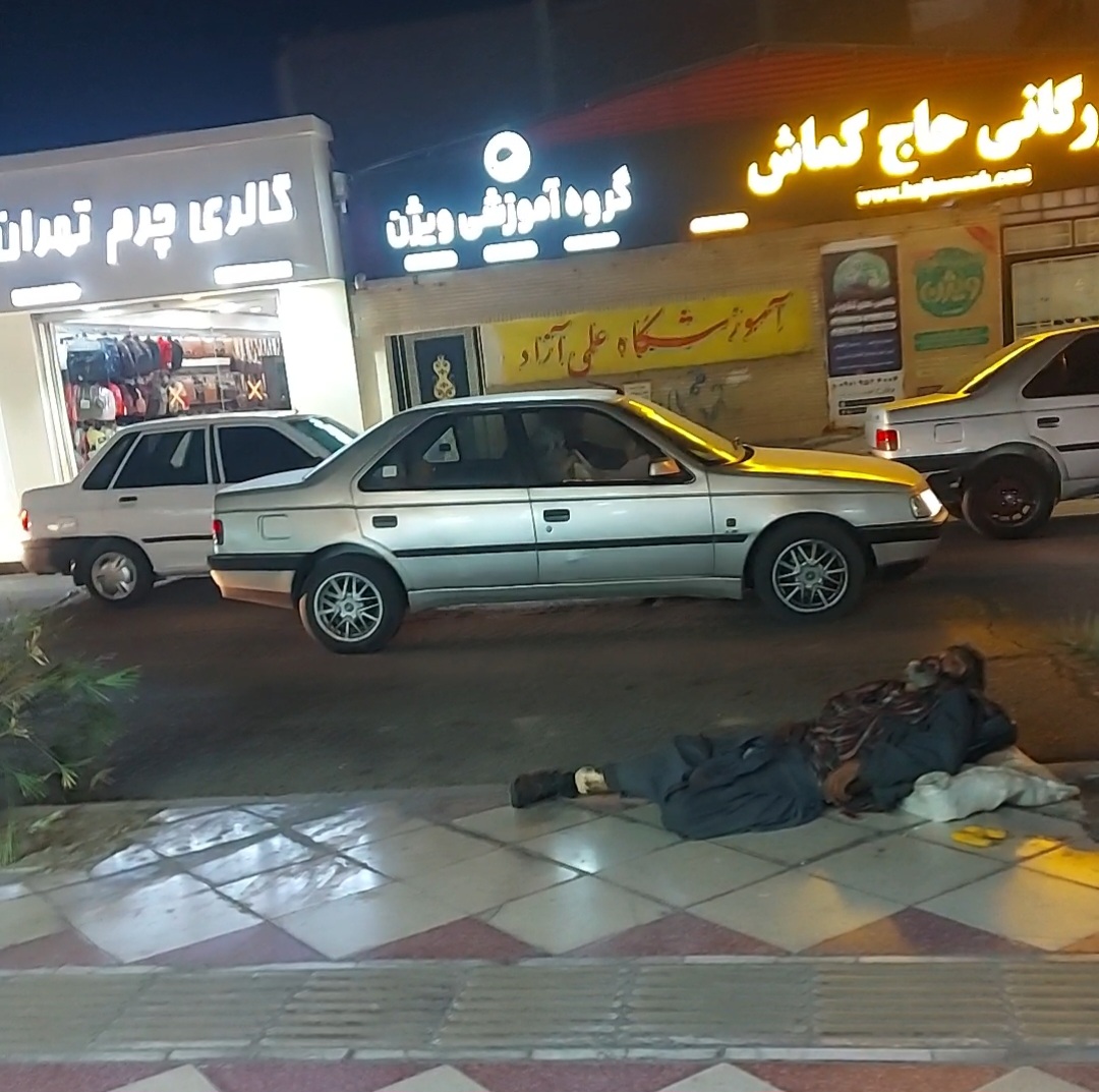 زباله گردی کف خیابان های زاهدان