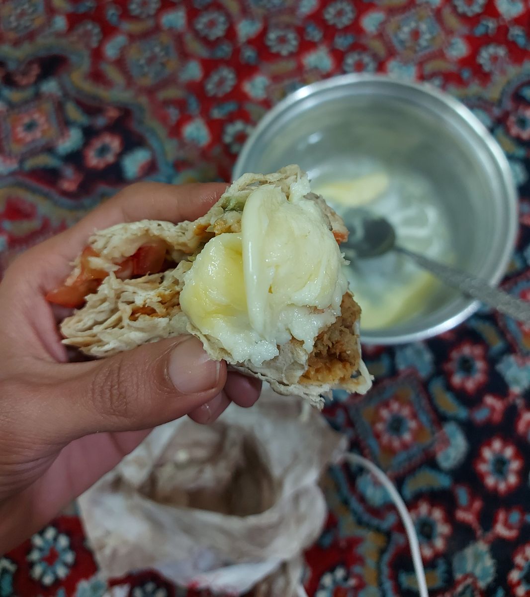 ساندویچ و پنیر آب شده