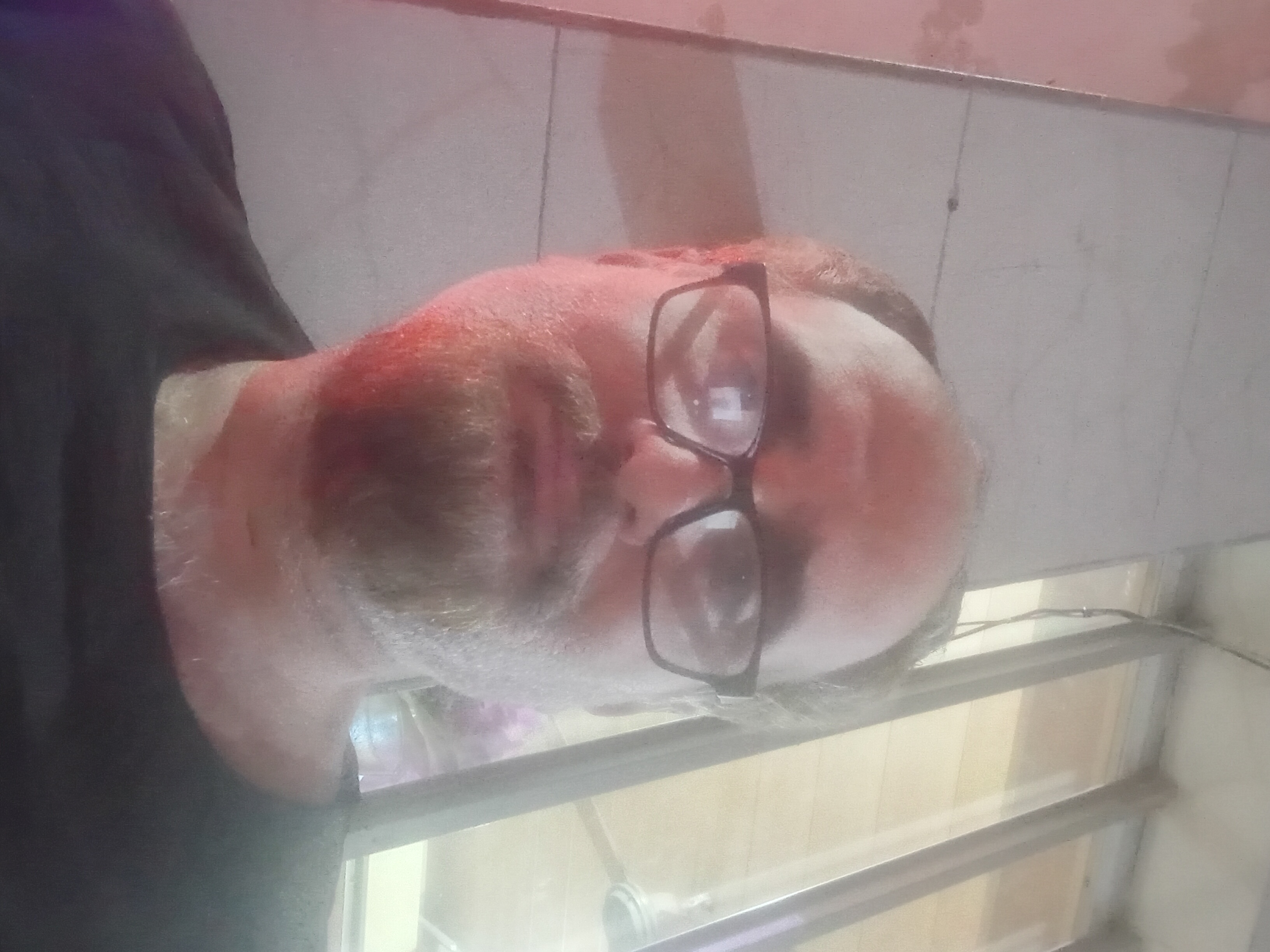 وقتی شاعر جلاد میشود