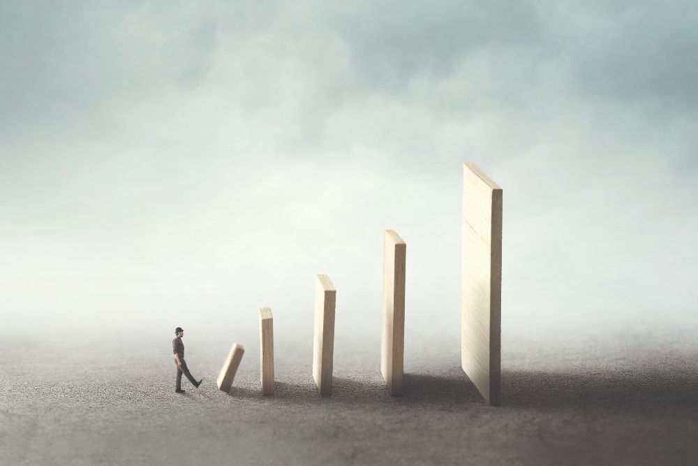 بی ادبی و تأثیر دومینوگونه آن